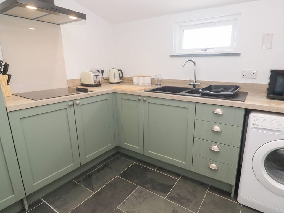 Cottage | Private kitchen | Cookware/dishes/utensils
