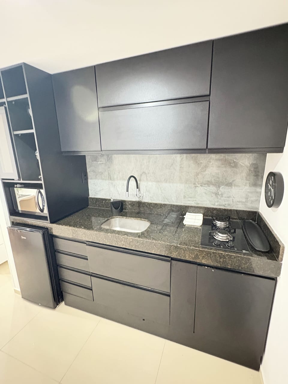 Apartment | Private kitchen | Mini-fridge, microwave, stovetop, coffee/tea maker
