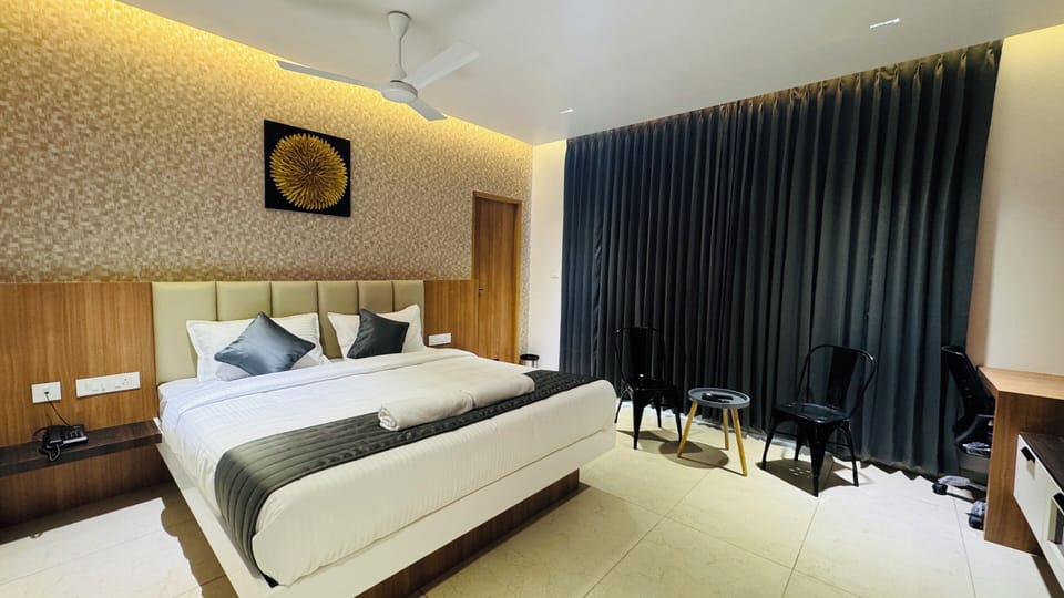 Executive Room | In-room safe, soundproofing, iron/ironing board