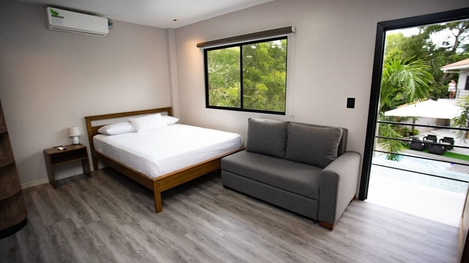 Deluxe Suite | WiFi (free), bed sheets