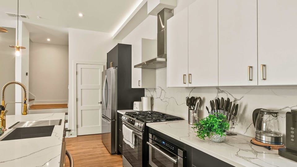Full Kitchen