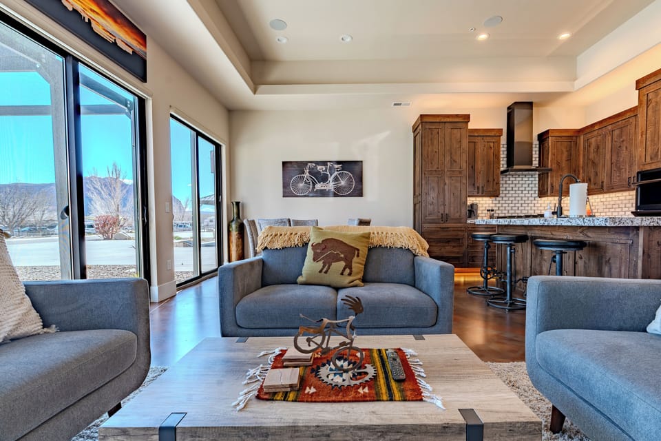 Deluxe House, Desert View | Living room