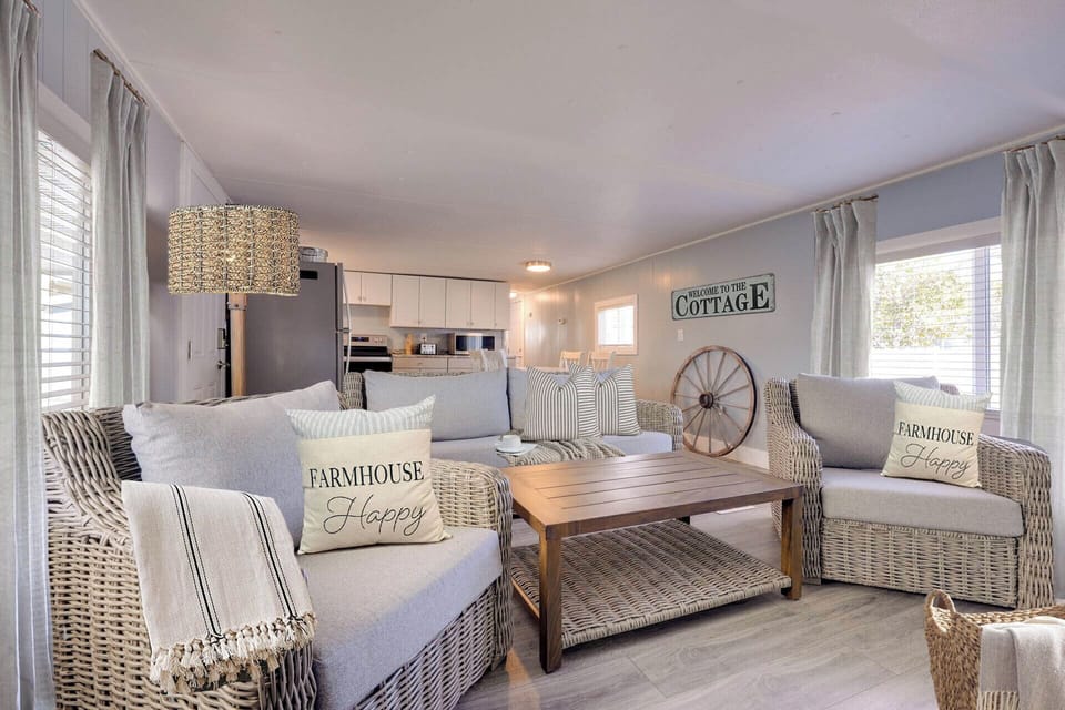 Charming 2 bedroom home in Mesquite Nevada with 2 queen beds and 2 fold out beds
