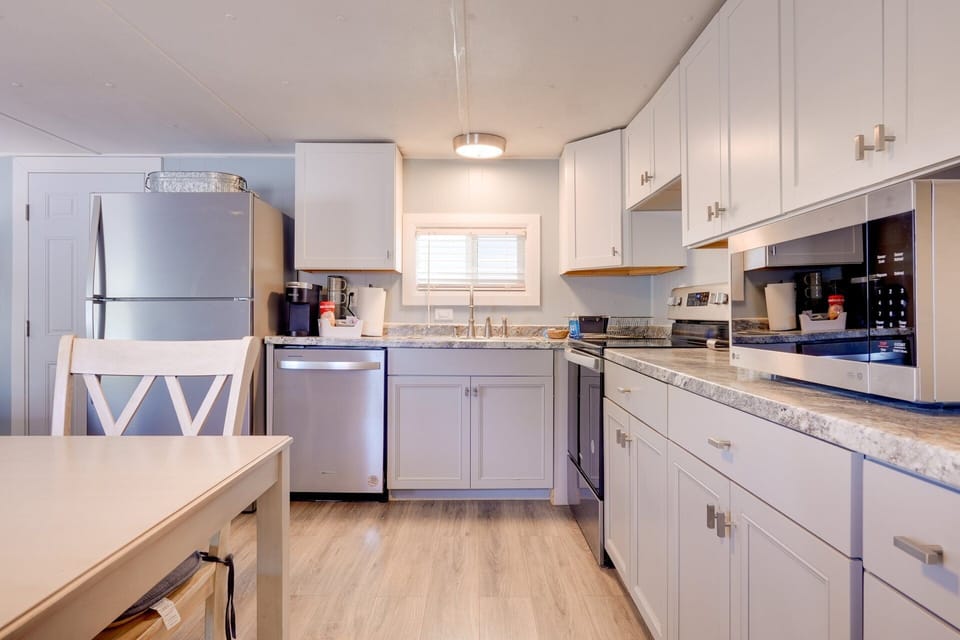 Kitchen with all the amenities you need for cooking and eating