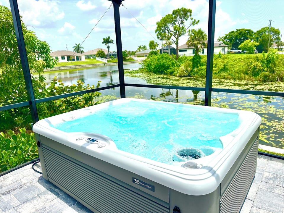 Outdoor spa tub