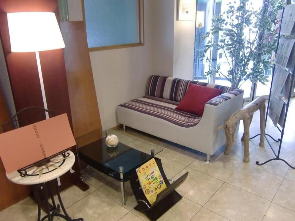 LCD TV, pay movies