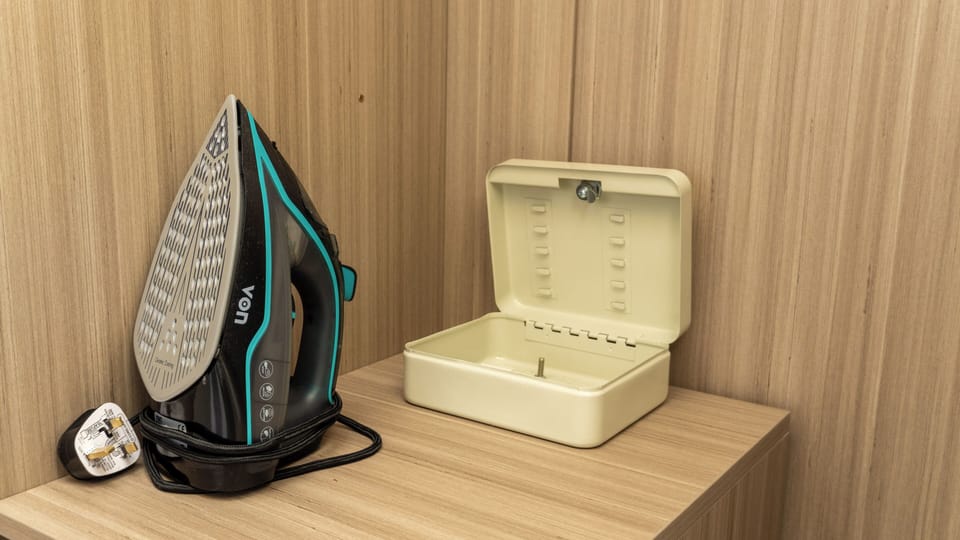 Superior Apartment | Iron/ironing board