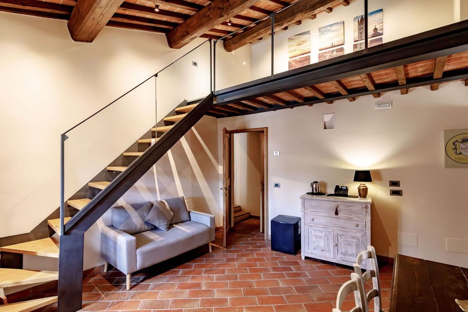 Wall, Interior Design, Flooring, Wood, Floor, Ceiling, Furniture, Home, Apartment, Wood Flooring