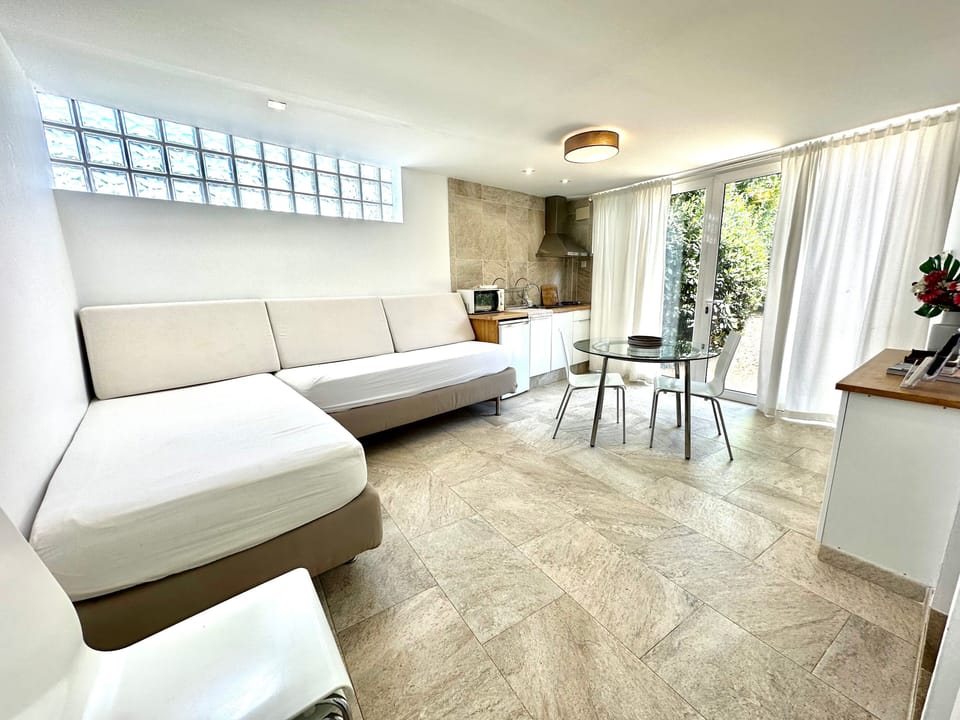 Elite Villa, Garden Area | Living area