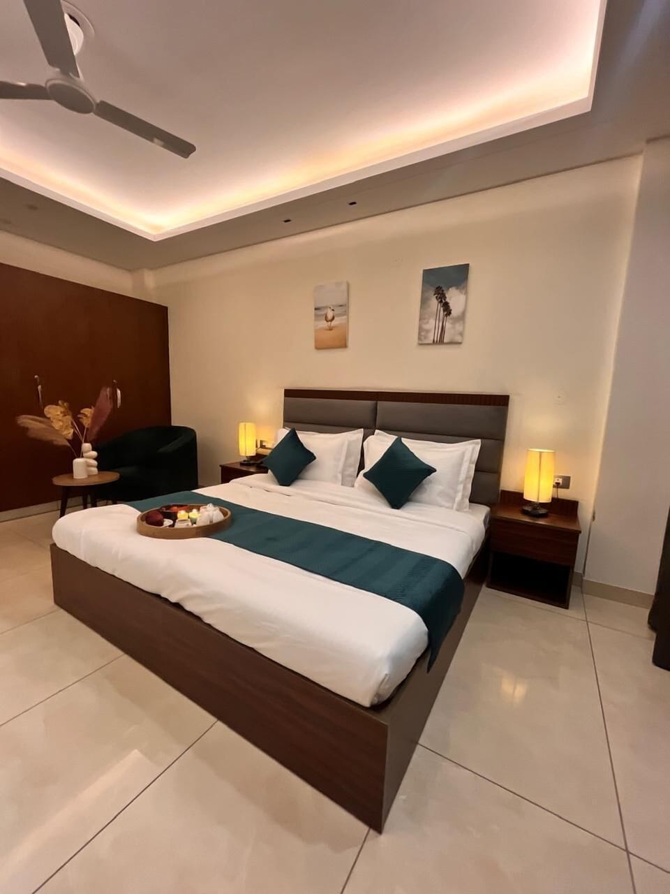 Deluxe Double Room | Minibar, in-room safe, blackout drapes, soundproofing