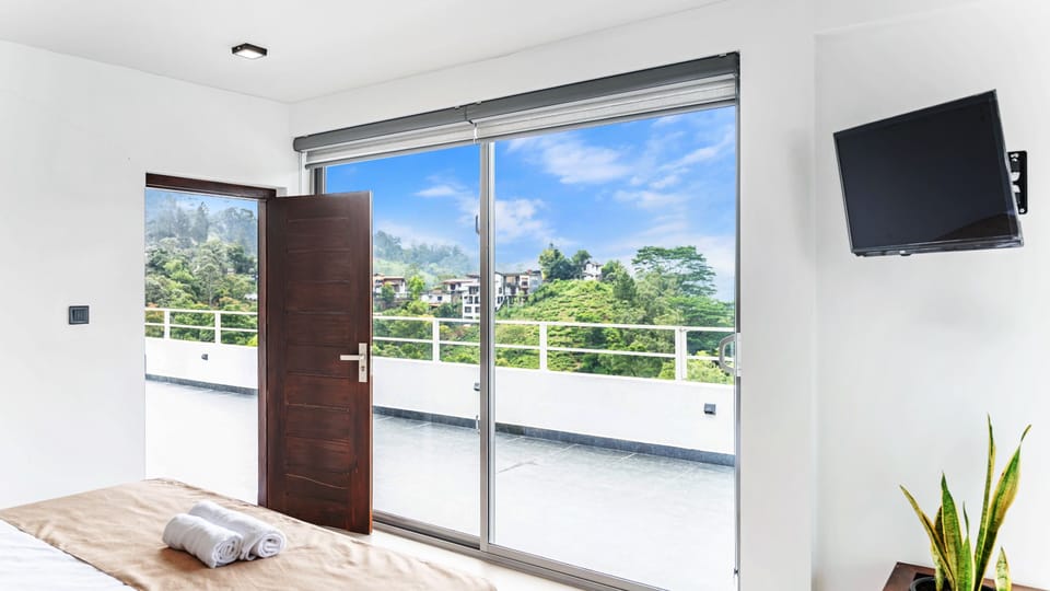 Luxury Double Room, Balcony, Mountain View | Terrace/patio
