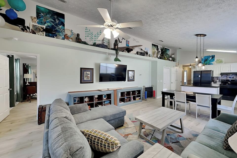 Living Area - Smart TV
