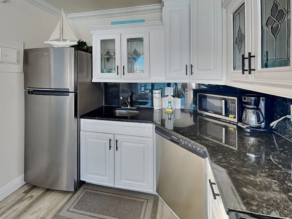 Full Size Kitchen