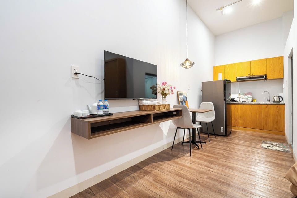 Standard Double Room | Desk, blackout drapes, soundproofing, WiFi (free)