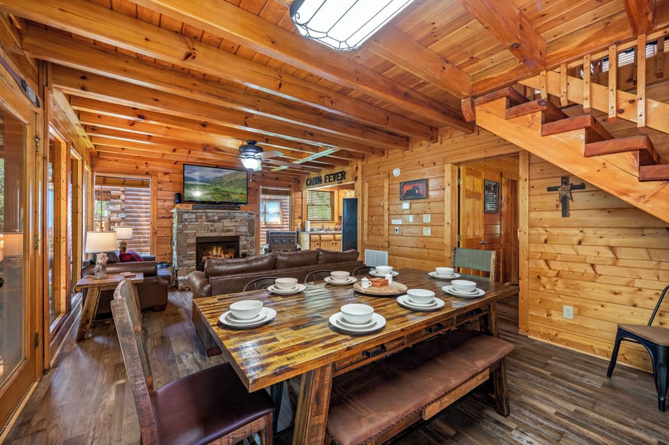 Family feasts start here - enjoy ample room for 8 in the open dining area