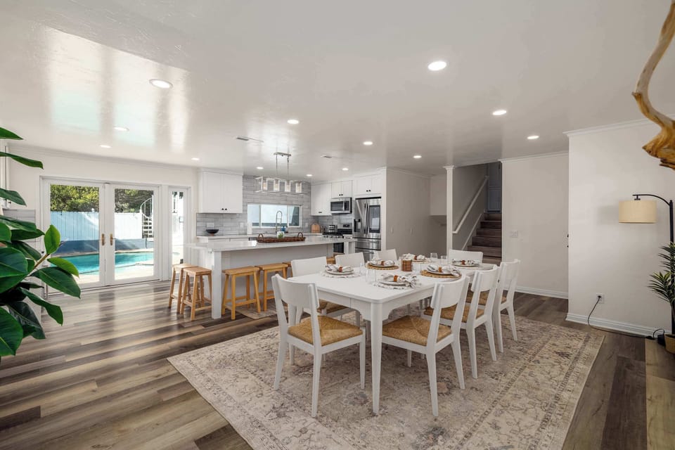 Dining area with seating