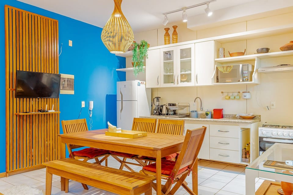 Kitchen or kitchenette,Dining area