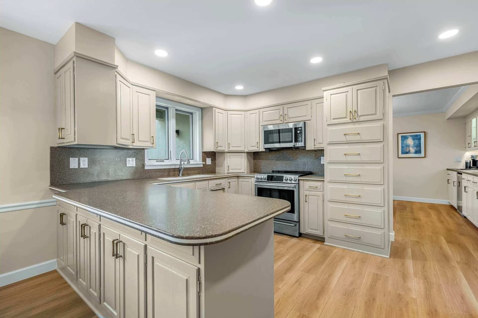 House, Multiple Beds, Patio (Panoramic Paradise) | Private kitchen | Fridge, microwave, oven, stovetop