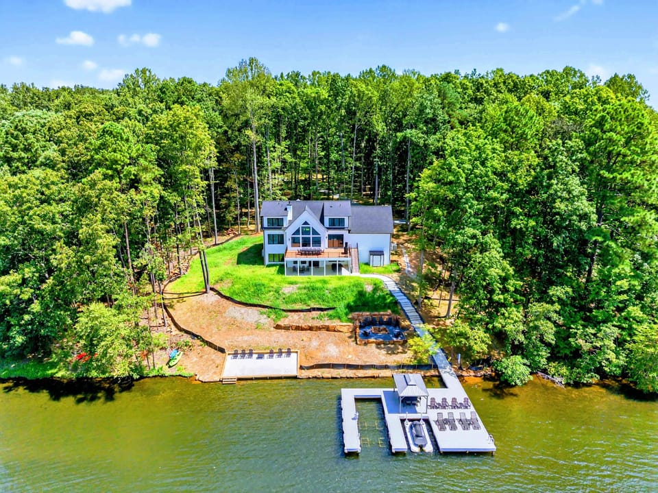 Lake Views - Crystal clear waters of Lake Anna stretch out from the private waterfront.