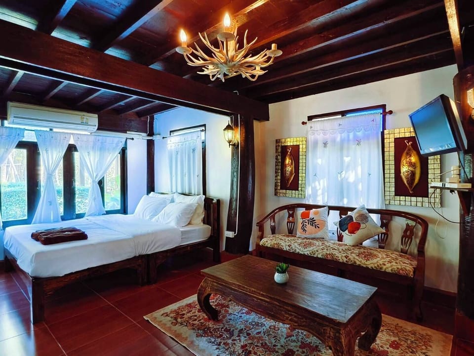Deluxe Room | WiFi (free), bed sheets