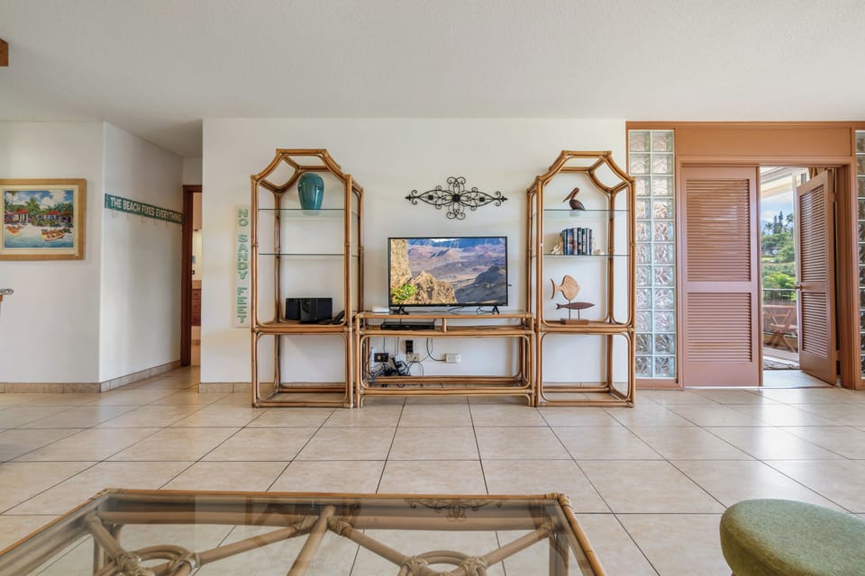 Spacious living room