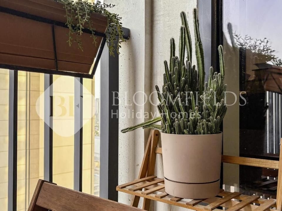 Apartment, Balcony, City View | Interior