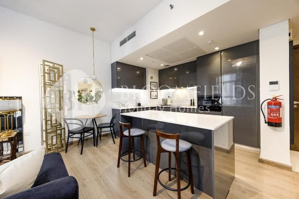 Apartment, Balcony, City View | Private kitchen | Electric kettle, toaster