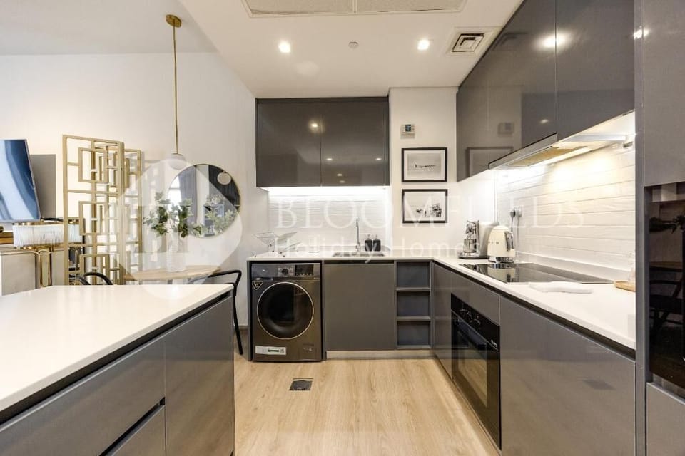 Apartment, Balcony, City View | Private kitchen | Electric kettle, toaster