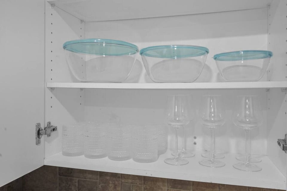 Cheers to a relaxed evening. Whether you are mixing ingredients in the bowls or enjoying a glass of wine, we have the necessary glassware and storage to make your stay comfortable and convenient.