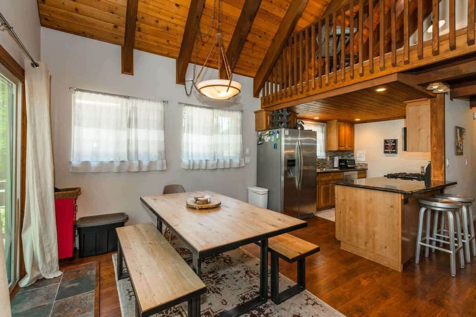 House, Multiple Beds, Patio, Mountain View (Alder Creek Paradise) | Dining