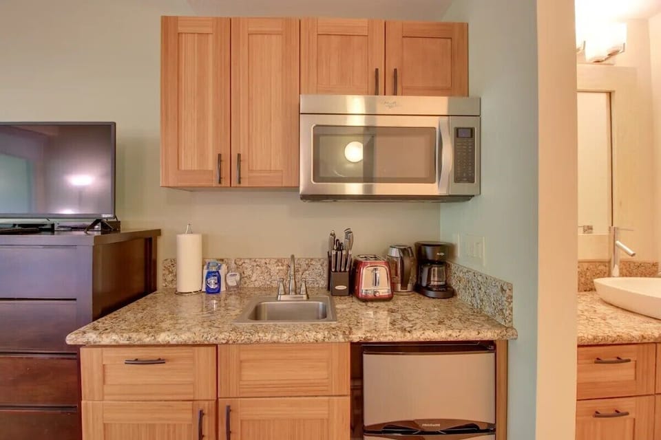 Studio Kitchenette