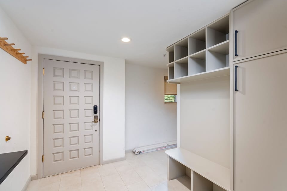 Ski Locker - Ski storage