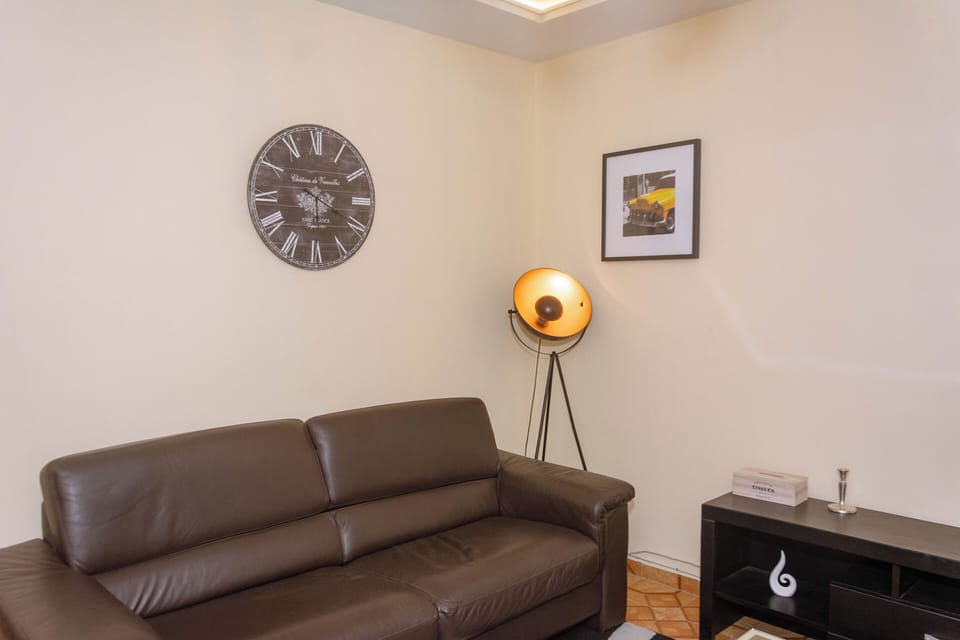 Apartment, 1 Bedroom, Balcony, Garden View | Living room
