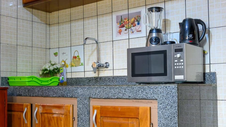 Apartment, 1 Bedroom, Balcony, Garden View | Interior