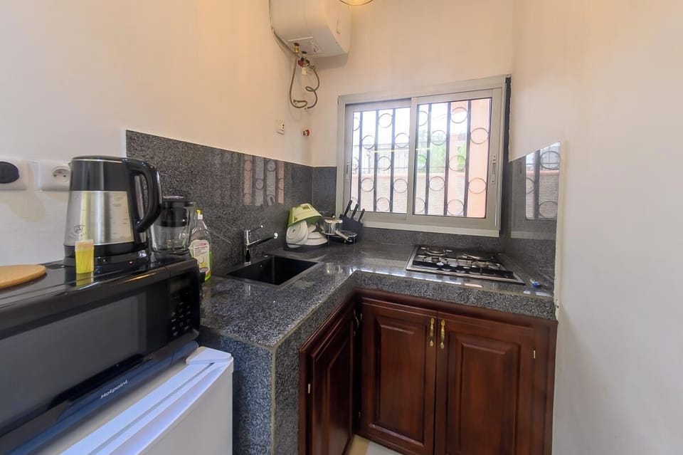 Apartment, 1 Bedroom, Balcony, Garden View | Interior