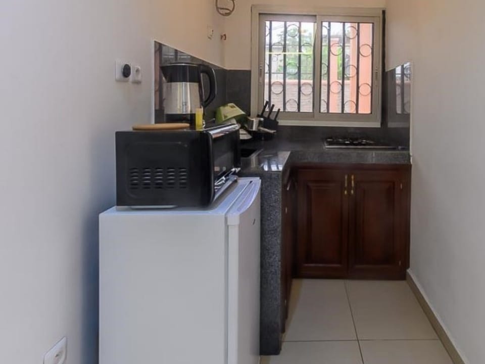 Apartment, 1 Bedroom, Balcony, Garden View | Private kitchen