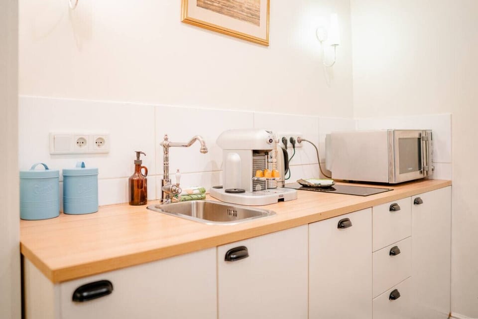 Fully Equipped Kitchen | Book Now with RENTUJEMY.COM