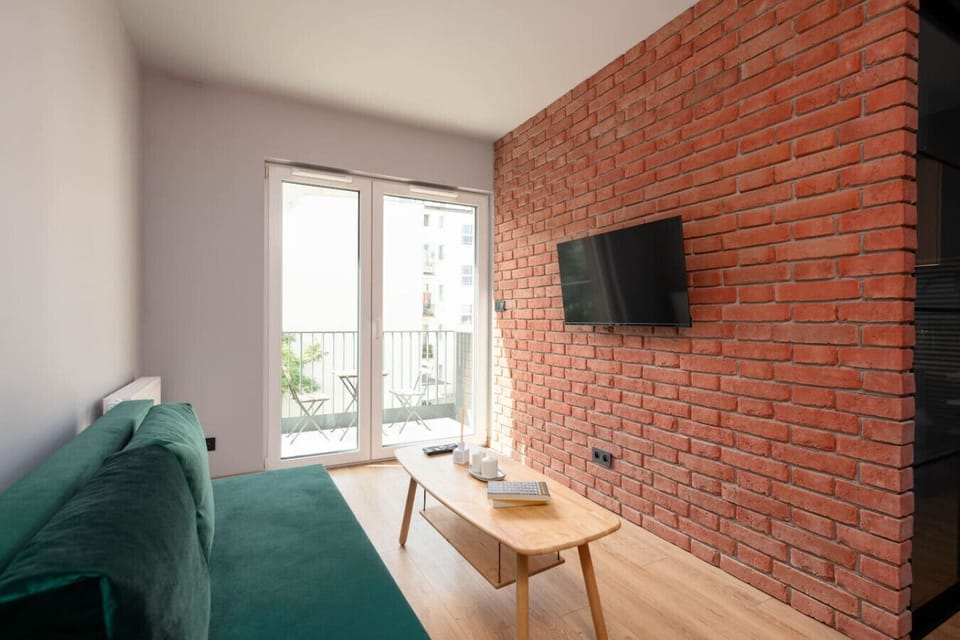 Modern 35m2 Suite Perfect for a Couple | Book Now with RENTUJEMY