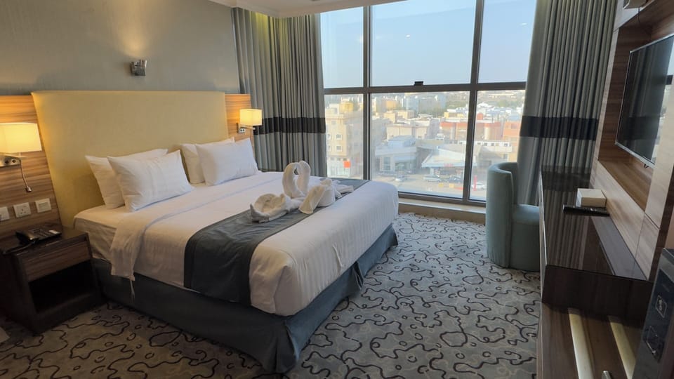 Two-Bedroom Suite | Premium bedding, down comforters, Tempur-Pedic beds, minibar
