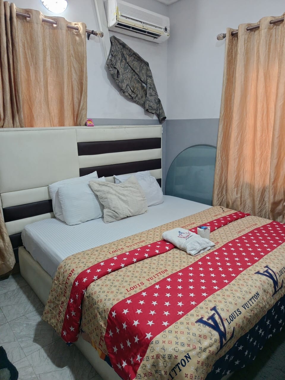 Executive Single Room | Desk, laptop workspace, bed sheets