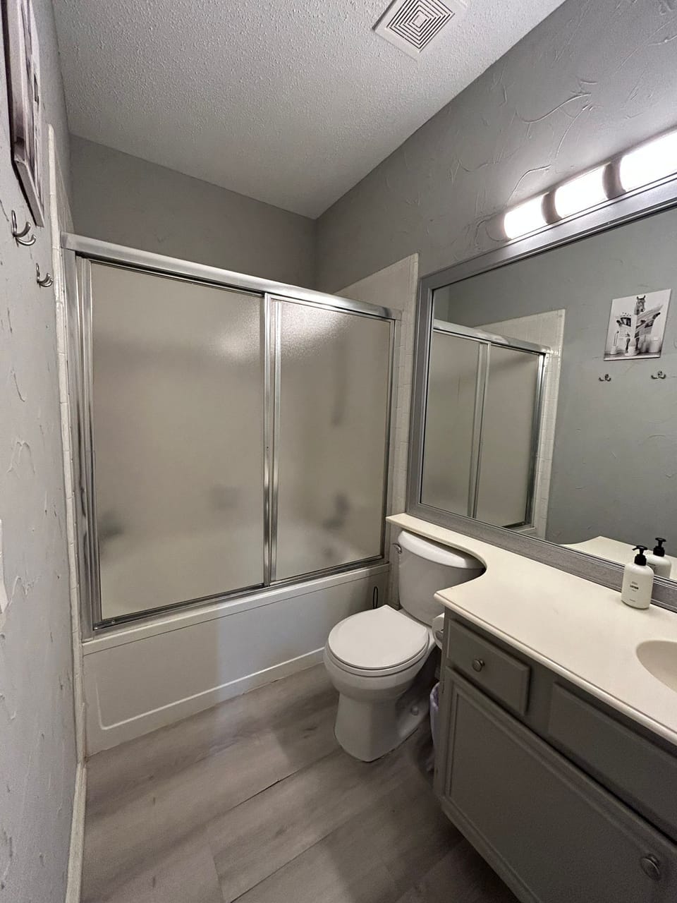 Simple space for your bathroom routine.