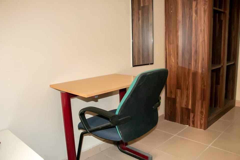 Family Double Room | Desk, laptop workspace