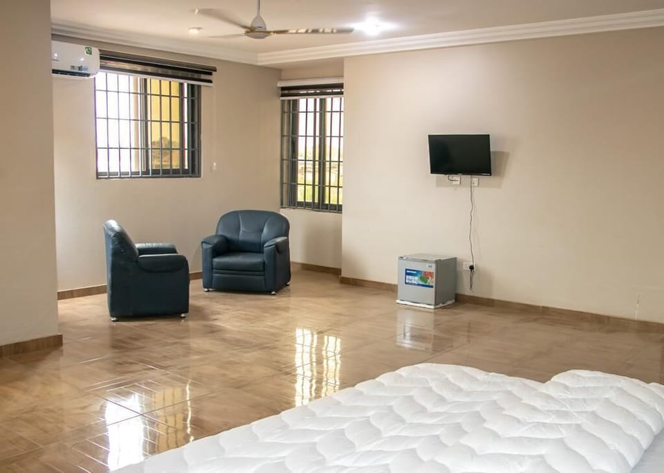 Family Double Room | Desk, laptop workspace