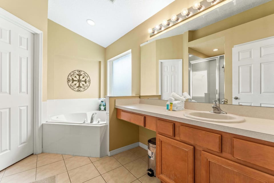 Tropical Oasis on Hypolita House in Polk County