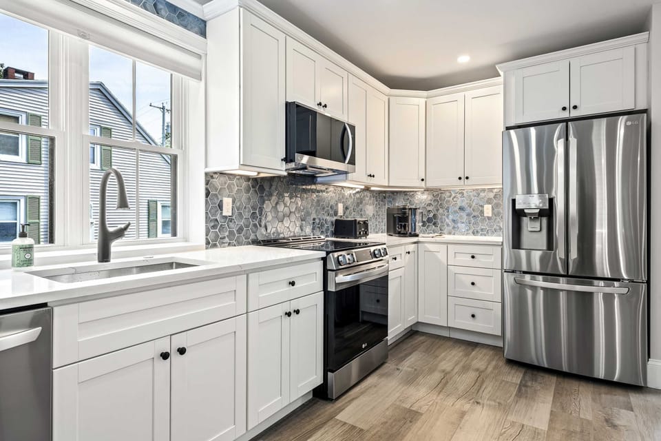 House, Multiple Beds, Patio, Garden View (Bourne By The Beach) | Private kitchen | Fridge, microwave, oven, stovetop