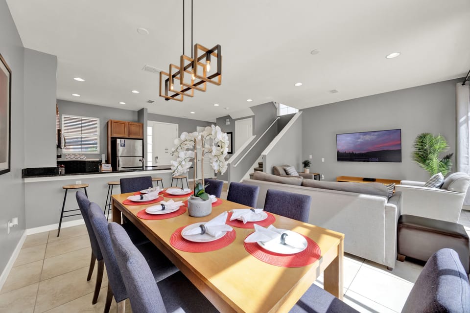 Dining area - seats 8