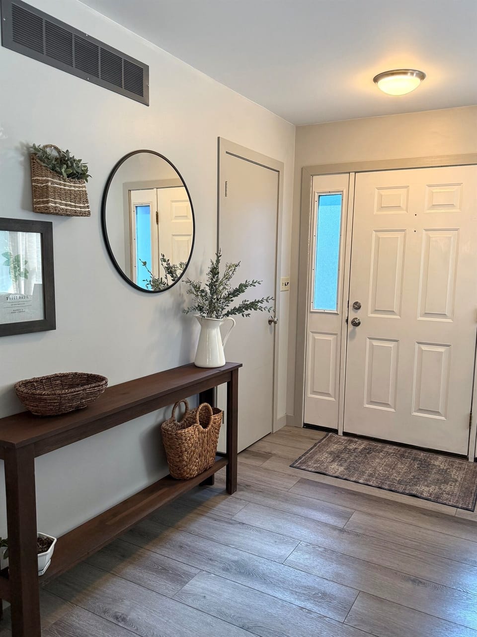 Welcome to Bridgewater Acres! This cozy place is designed to make you feel right at home and is sure to create unforgettable memories. 