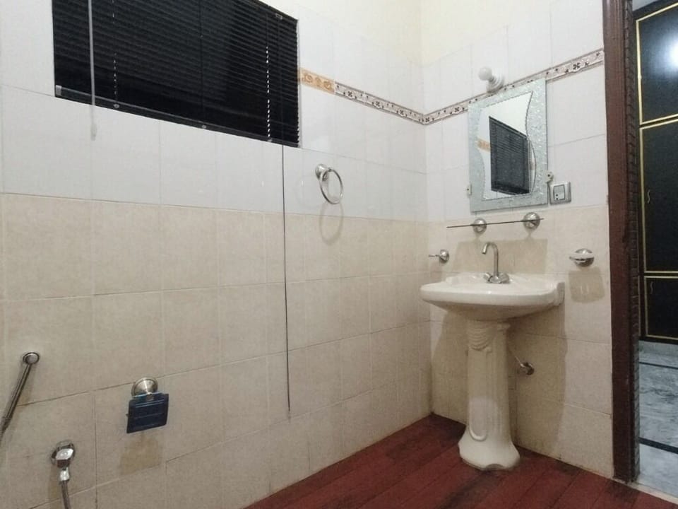 Room, Multiple Bedrooms, Accessible, Smoking | Bathroom