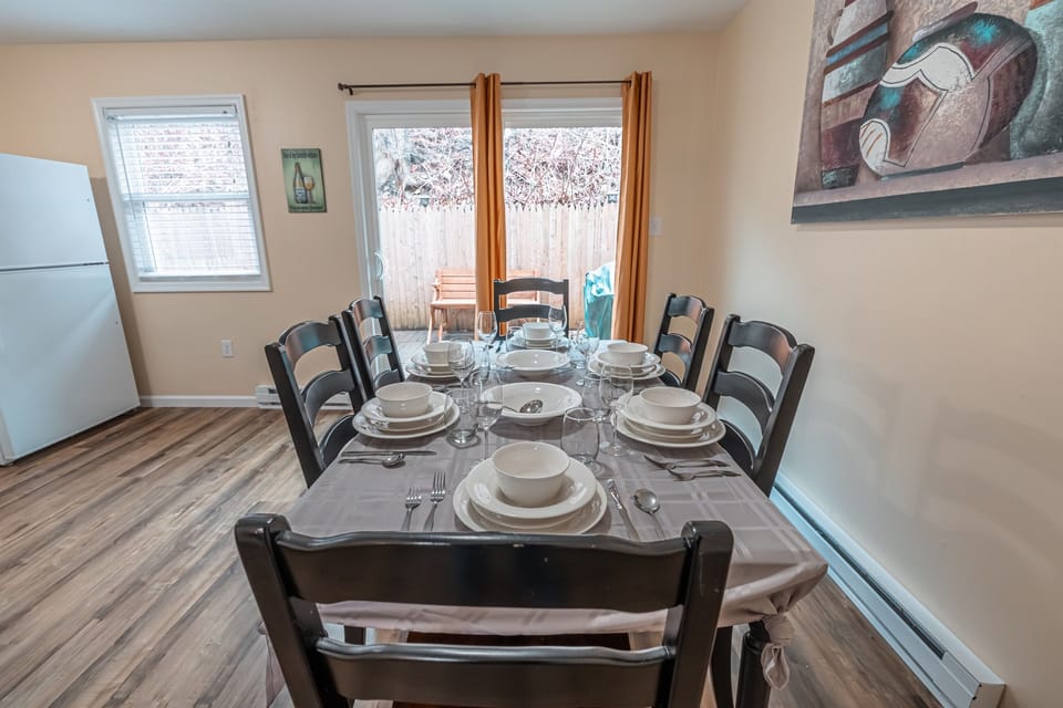 Unit 1L dining