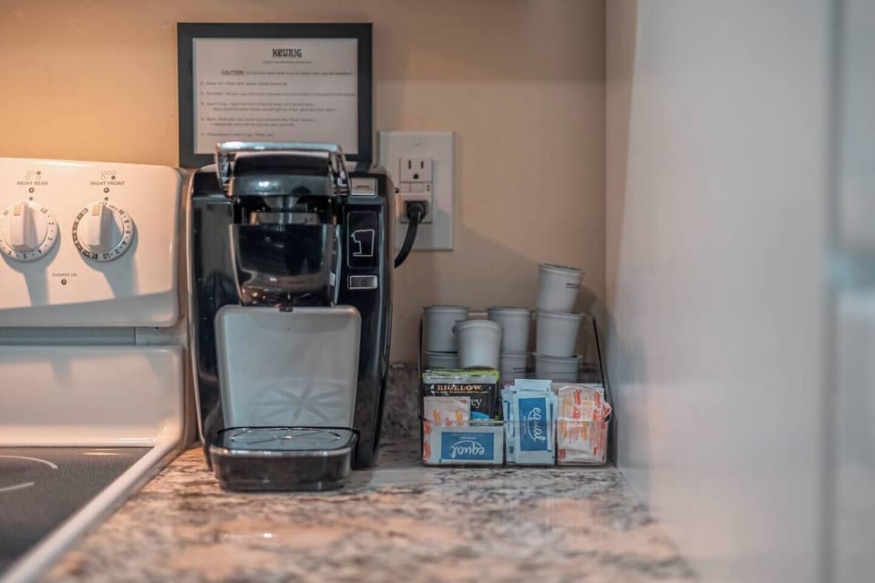 Keurig w/complimentary coffee & tea